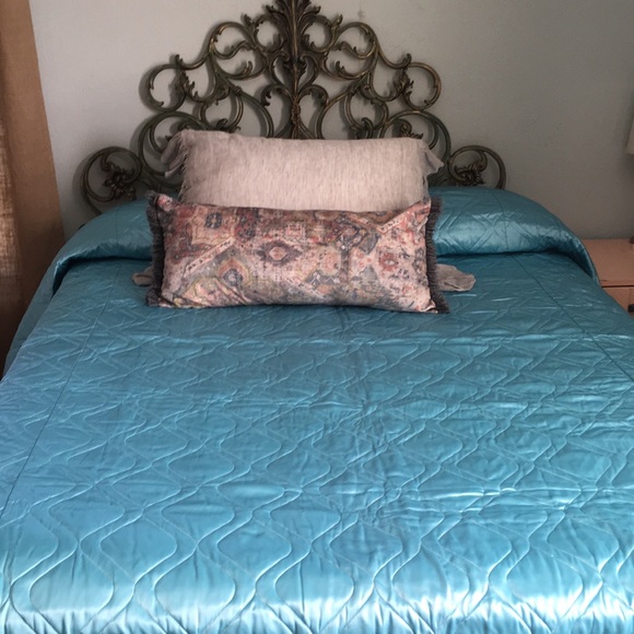 Jones Bedding Vintage Heavy Satin Bedspread Bohemian Look